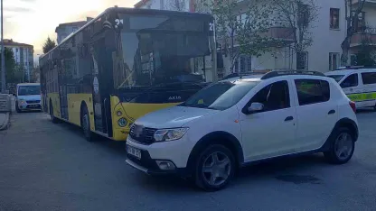 Çorum’da halk otobüsü ile otomobil çarpıştı: 4 yaralı