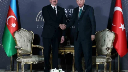 Cumhurbaşkanı Erdoğan, Azerbaycan Cumhurbaşkanı Aliyev ile bir araya geldi