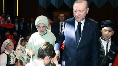Cumhurbaşkanı Erdoğan: "İnsanlık zincirinin ebediyet halkası olan siz çocuklarımız geleceğimizi şekillendireceksiniz"
