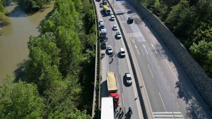 D-650’yi kilitleyen kaza: İki tır çarpıştı, uzun araç kuyrukları oluştu