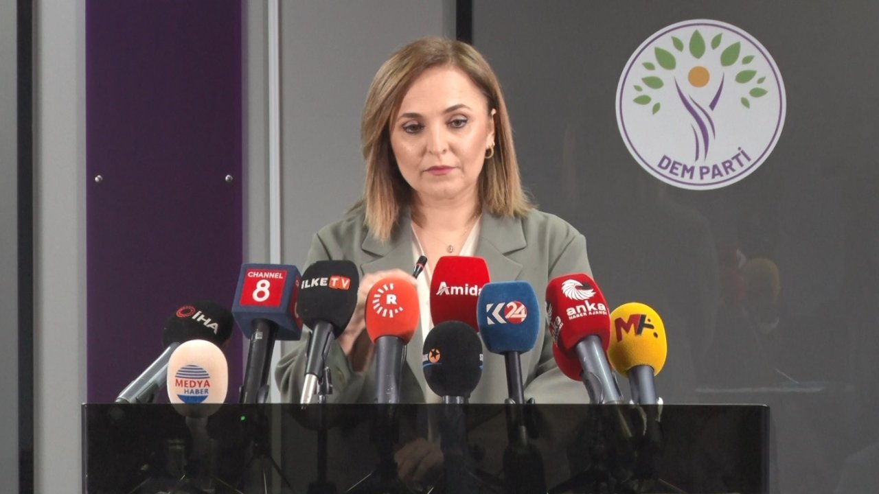 DEM Parti Sözcüsü Doğan: "Öcalan’ın özgür bir şekilde çalışabileceği, doğrudan temas kurabileceği iletişim şartlarının oluşturulması gerektiğini düşünüyoruz"