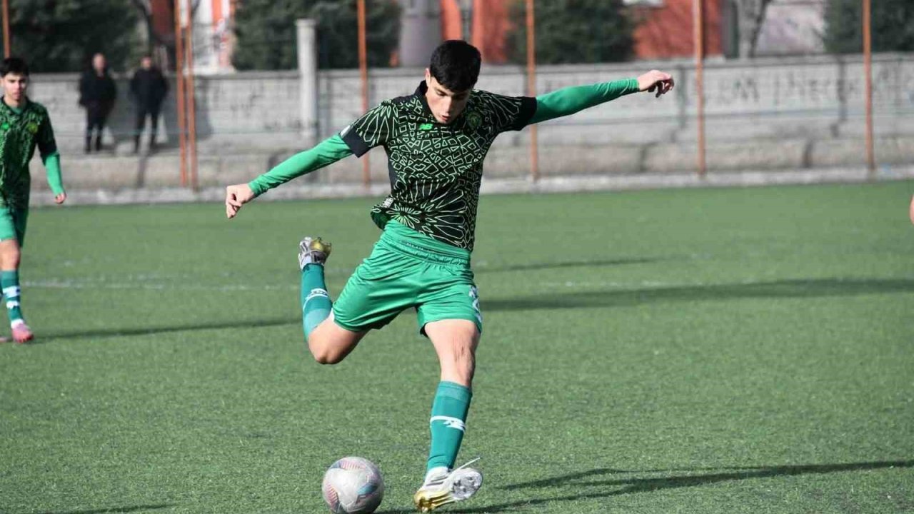 Denizli’de yetişti Konya’da gol kralı oldu