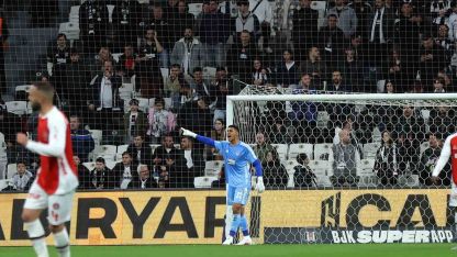 Devis Vasquez, ilk maçında kalesini gole kapadı