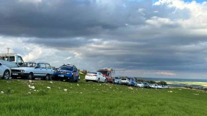 Devrilen traktörün sürücüsü hayatını kaybetti