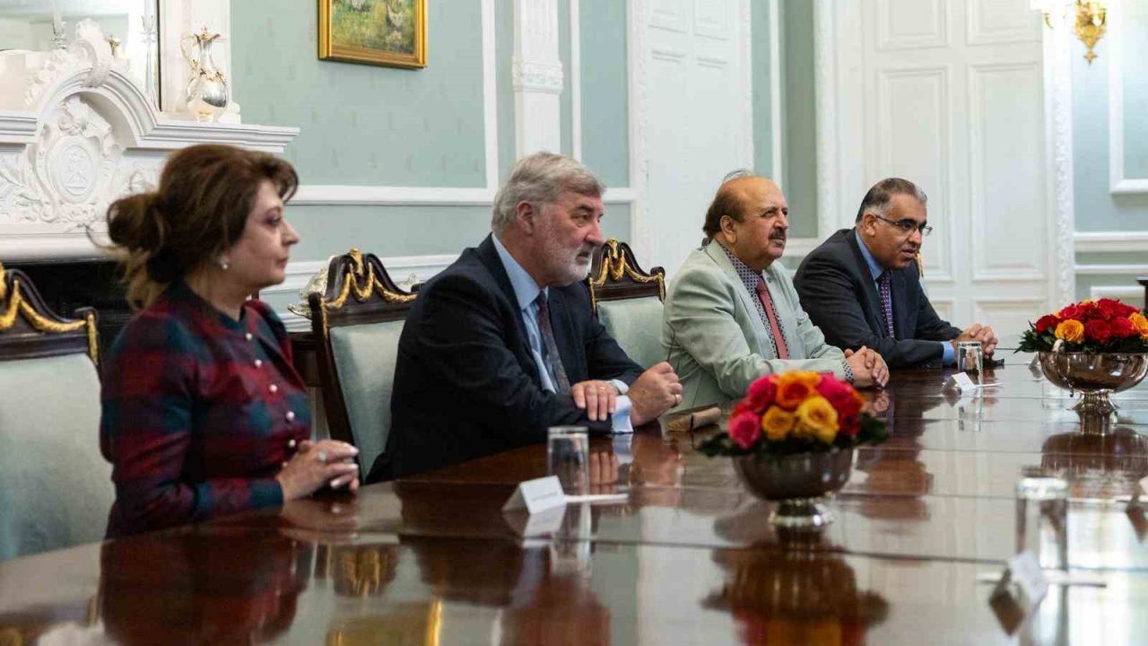 Dışişleri Bakanı Fidan, İngiliz parlamentosu üyeleriyle bir araya geldi