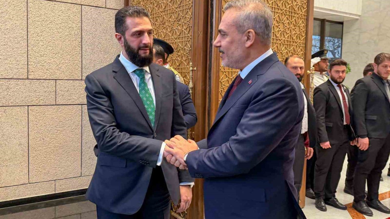 Dışişleri Bakanı Fidan, Suriye Devlet Başkanı eş-Şara ile bir araya geldi