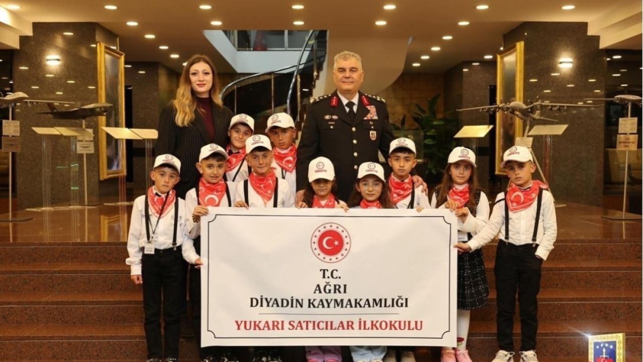 Diyadinli öğrenciye 23 Nisan’da unutulmaz görev