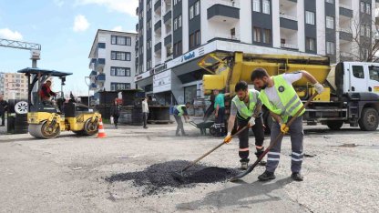 Diyarbakır’da hasarlı yollarda asfalt seferberliği