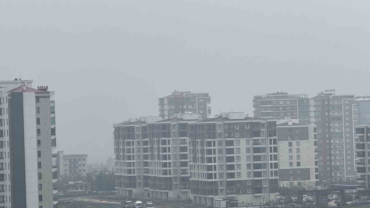 Diyarbakır’da olumsuz hava şartları uçak seferlerini iptal ettirdi