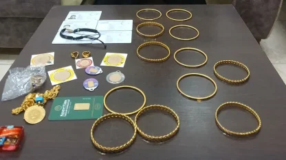 Diyarbakır’da otobüste unutulan çok sayıda altın sahibine teslim edildi