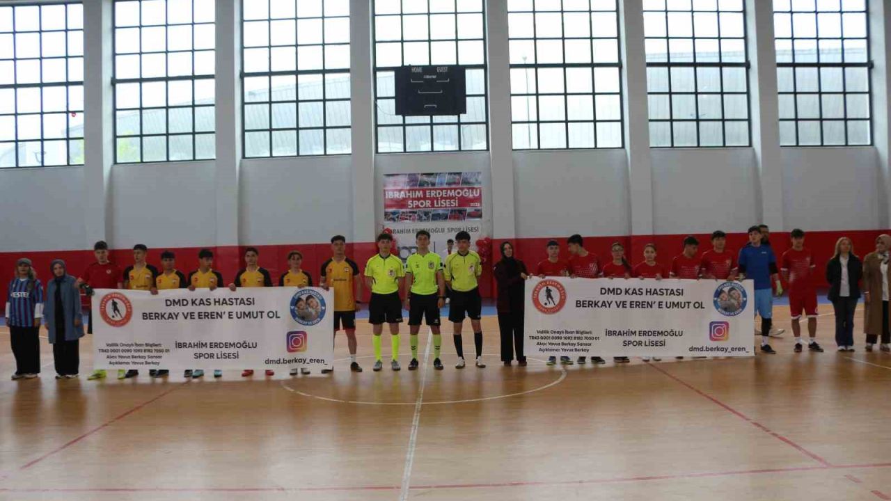 DMD hastası Berkay ve Eren kardeşlere futsal turnuvası ile umut oldular