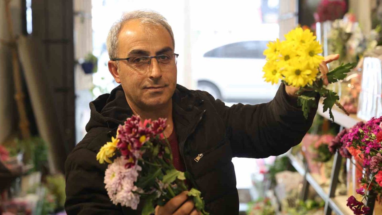 Düğün sezonu öncesi çiçekçilerde yoğun mesai