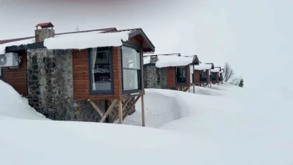 Dünyaca ünlü Handüzü Yaylası’nda kar etkisini sürdürüyor