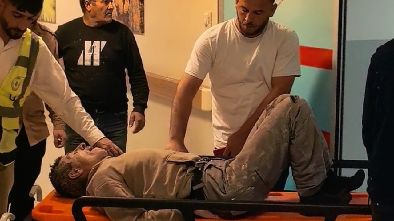 Duvardan düşen işçi yaralandı