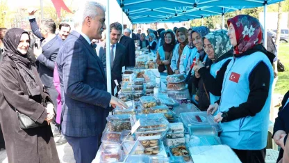 Düzce’de ihtiyaç sahibi nişanlı gençler için hayır çarşısı