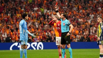 Ederson, derbide kırmızı kart gördü