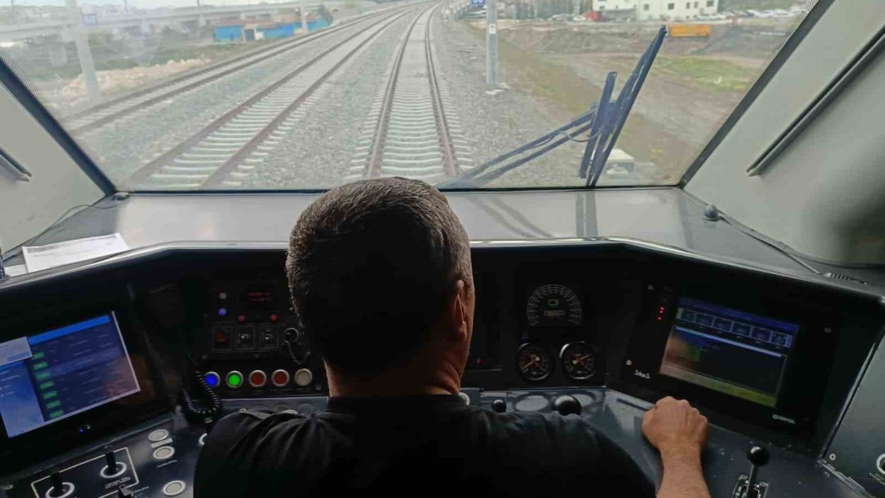 Edirne İstanbul’a komşu oluyor, Vali Sezer test sürüşüne katıldı