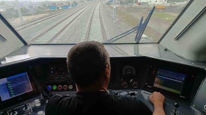 Edirne İstanbul’a komşu oluyor, Vali Sezer test sürüşüne katıldı