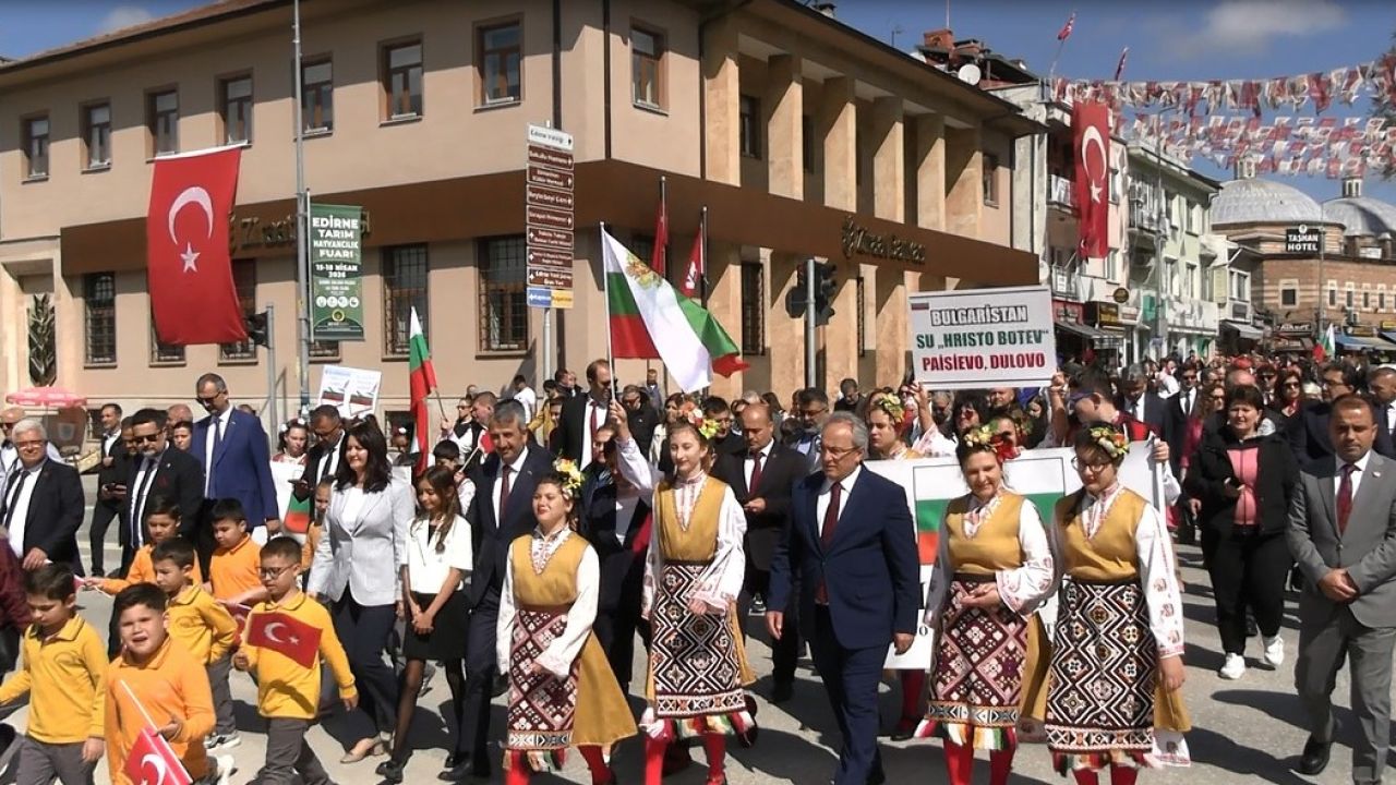 Edirne’de 23 Nisan coşkusu Balkanlardan gelen öğrencilerle birlikte yaşandı