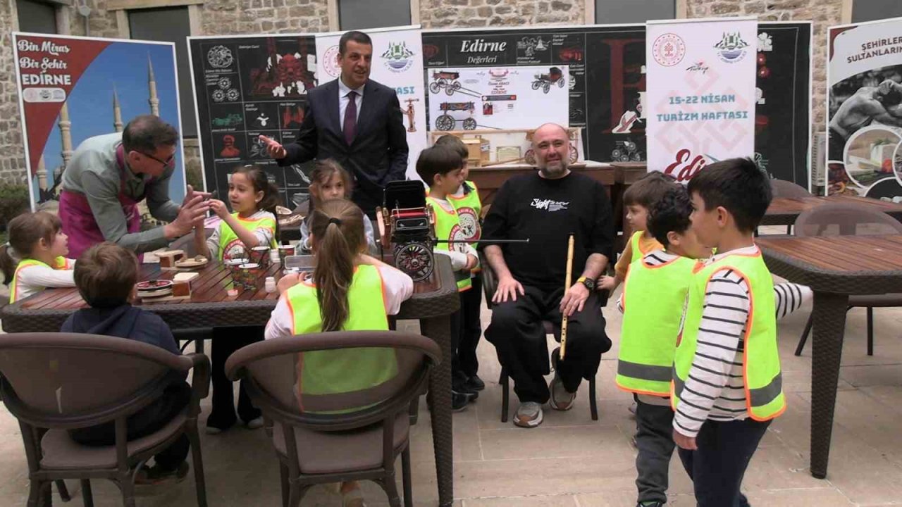 Edirne’de geçmişin izleri minik ellerle boyandı