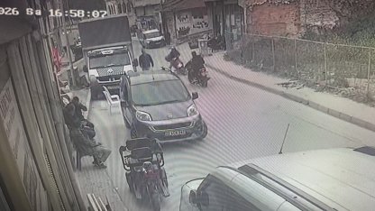 Edirne’de iki motosikletin çarpıştığı kaza kamerada: 1 yaralı