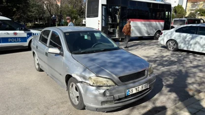 Edirne’de minibüs ile otomobil çarpıştı: 1 yaralı