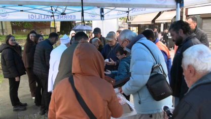 Edirne’de vatandaşlara 22 kilo Kakava kurabiyesi ikram edildi