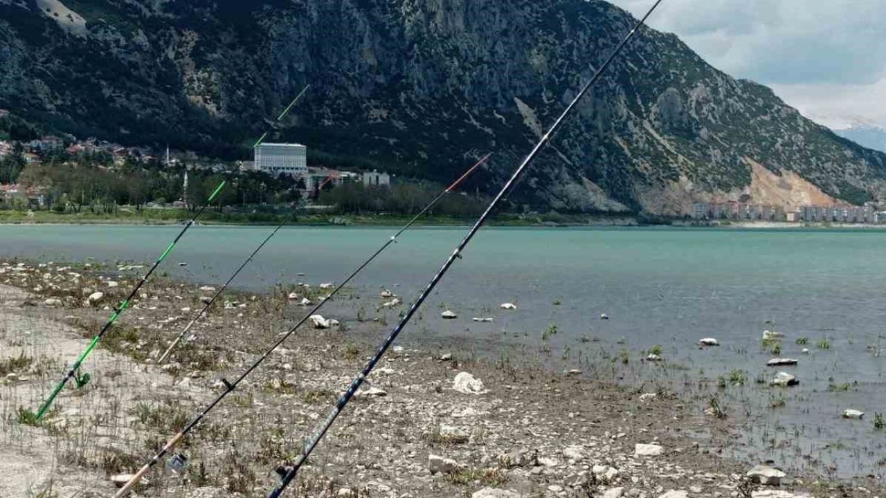 Eğirdir Gölü’nde amatör balıkçılık alanları yeniden düzenlendi