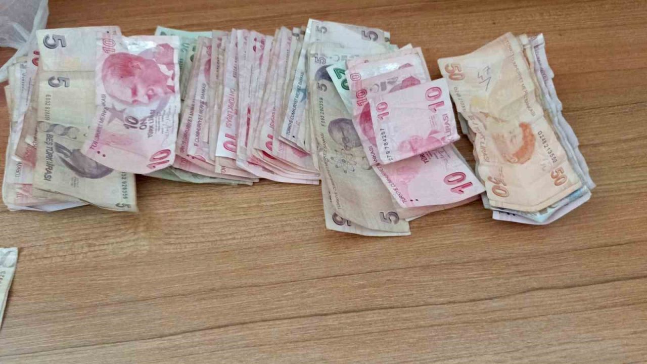 Elazığ’da dilencinin ‘bebek arabası’ hilesi zabıtaya takıldı