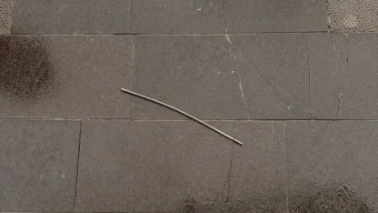 Elazığ’da kafasına demir çubuk düşen şahıs yaralandı