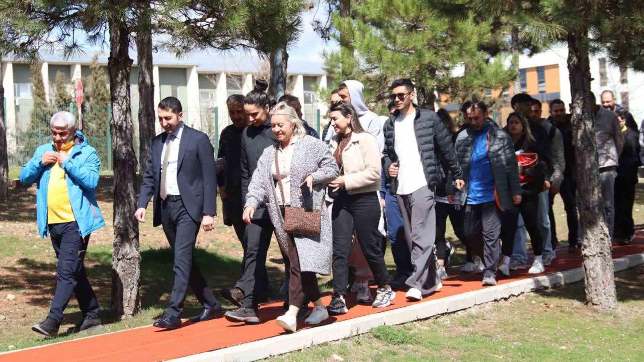 Elazığ’da sağlık için yürüdüler