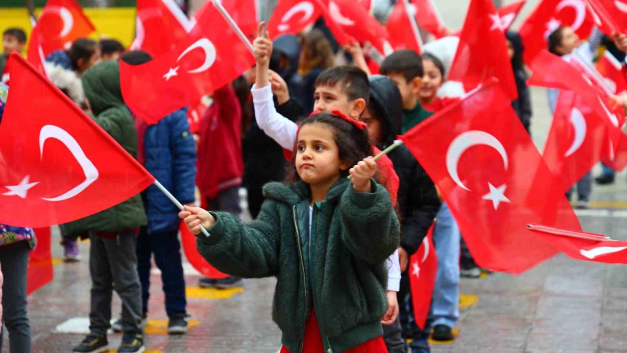 Elazığlı minikler milli takımın başarısını coşkuyla kutladı