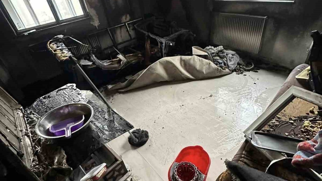 Elektrik konağından çıkan dairedeki yangın söndürüldü