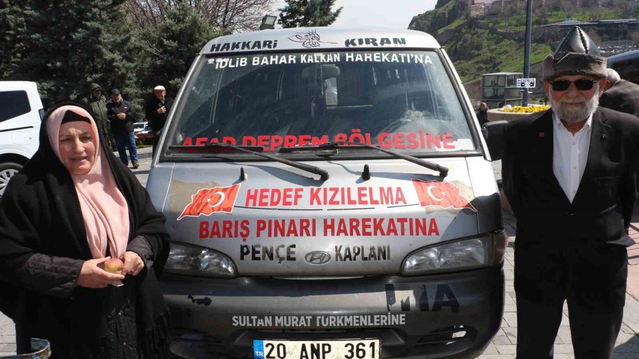 "Elmacı Dede" şehit polislerin hayrına elma dağıttı