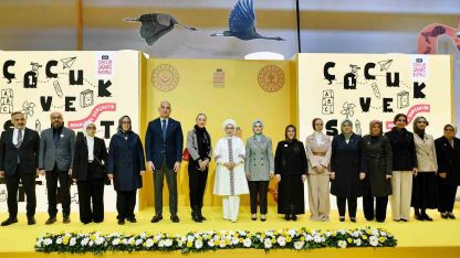 Emine Erdoğan: "Ailelerimiz, mutlaka çocuklarını Türk edebiyatına teşvik etmeli"