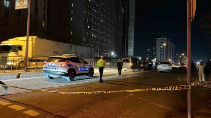 Esenyurt’ta motosiklet yolun karşısına geçmeye çalışan yayaya çarptı: 1 ölü, 2 yaralı