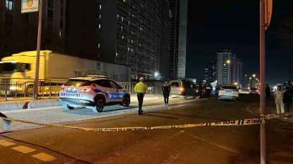 Esenyurt’ta motosiklet yolun karşısına geçmeye çalışan yayaya çarptı: 1 ölü, 2 yaralı