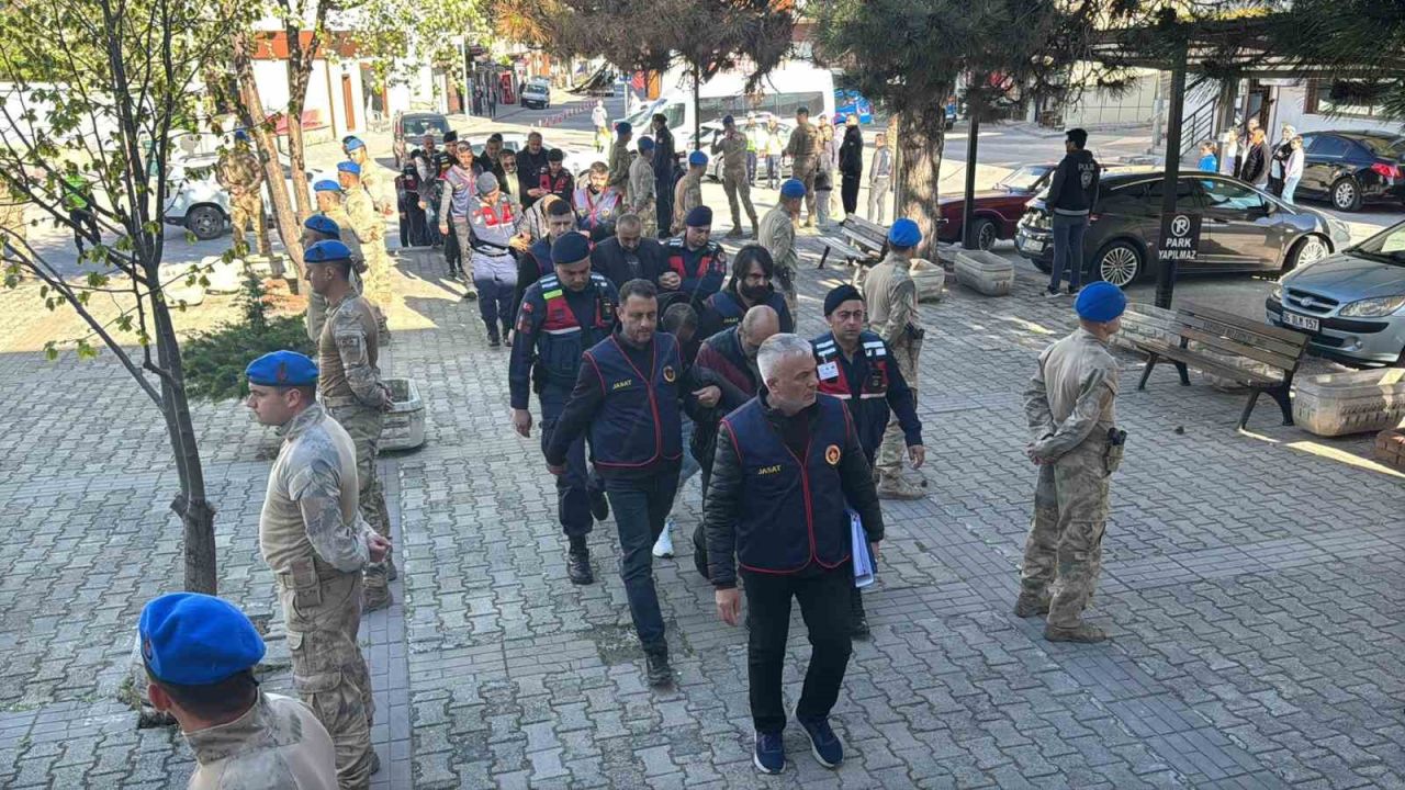 Eskişehir’de faili meçhul dosyayla ilgili 10 şüpheli adliyede