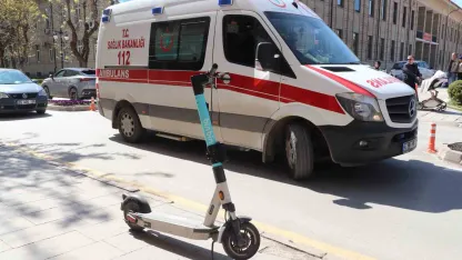 Eskişehir’de otomobil scooter’a çarptı