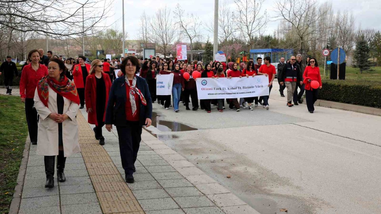 ESOGÜ’de otizm farkındalığı için güç birliği: Kampüste anlamlı yürüyüş