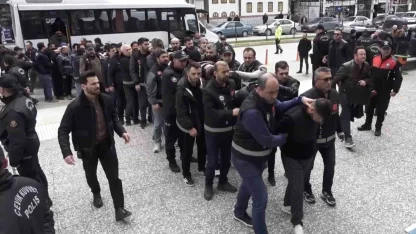 Ev satma vaadiyle milyonlarca liralık vurgun yapan şebeke çökertildi: 21 tutuklama