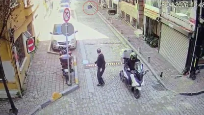 Fatih’te cezaevinden izinli çıkarak ailesinin yanına gelen şahıs kendini ateşe verdi