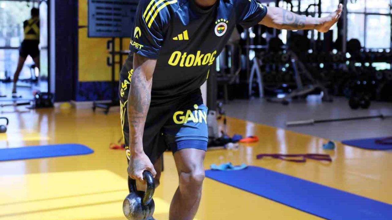 Fenerbahçe, salonda kuvvet çalıştı