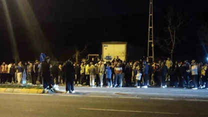 Fenerbahçeli taraftarlar Samandıra’da galibiyeti kutladı