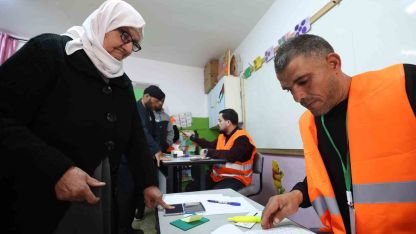 Filistin’de yıllar sonra yapılan seçimlerde "Abbas" üstünlüğü