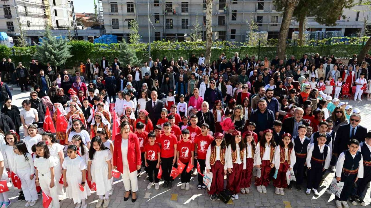 Fırat İlköğretim Okulu’nda 23 Nisan etkinliği