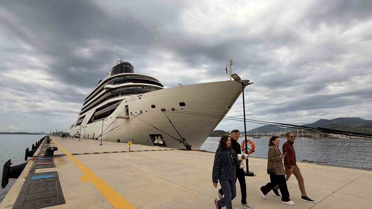 Four Seasons 1 137 yolcu ile Bodrum’a geldi