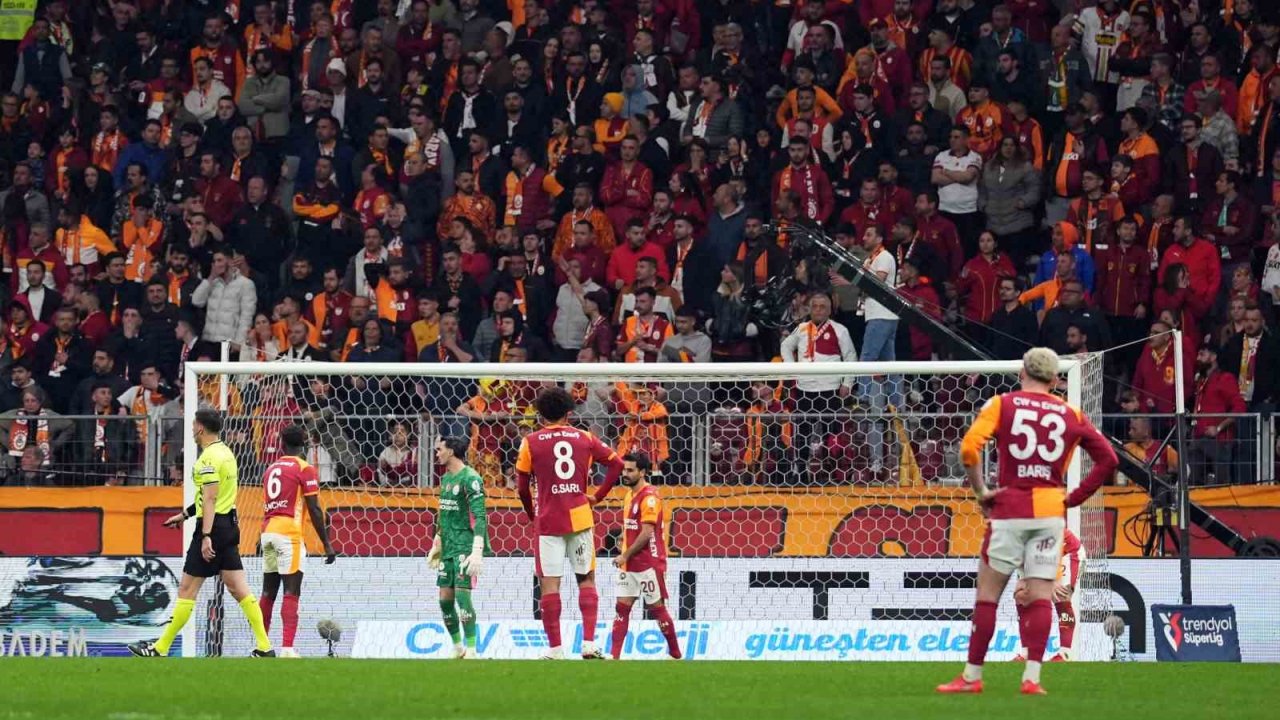 Galatasaray bu sezon ligde 5. kez berabere kaldı