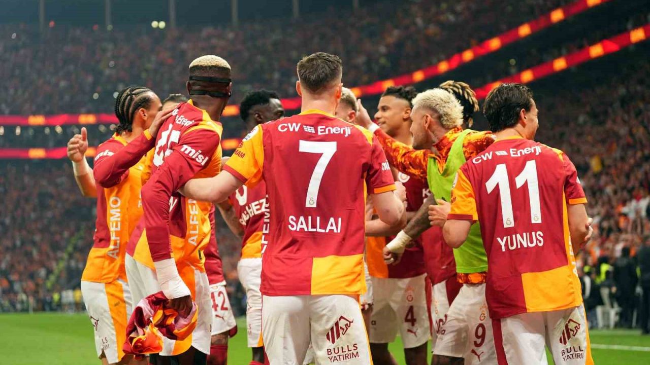 Galatasaray, Fenerbahçe’yi evinde 2 maç sonra mağlup etti