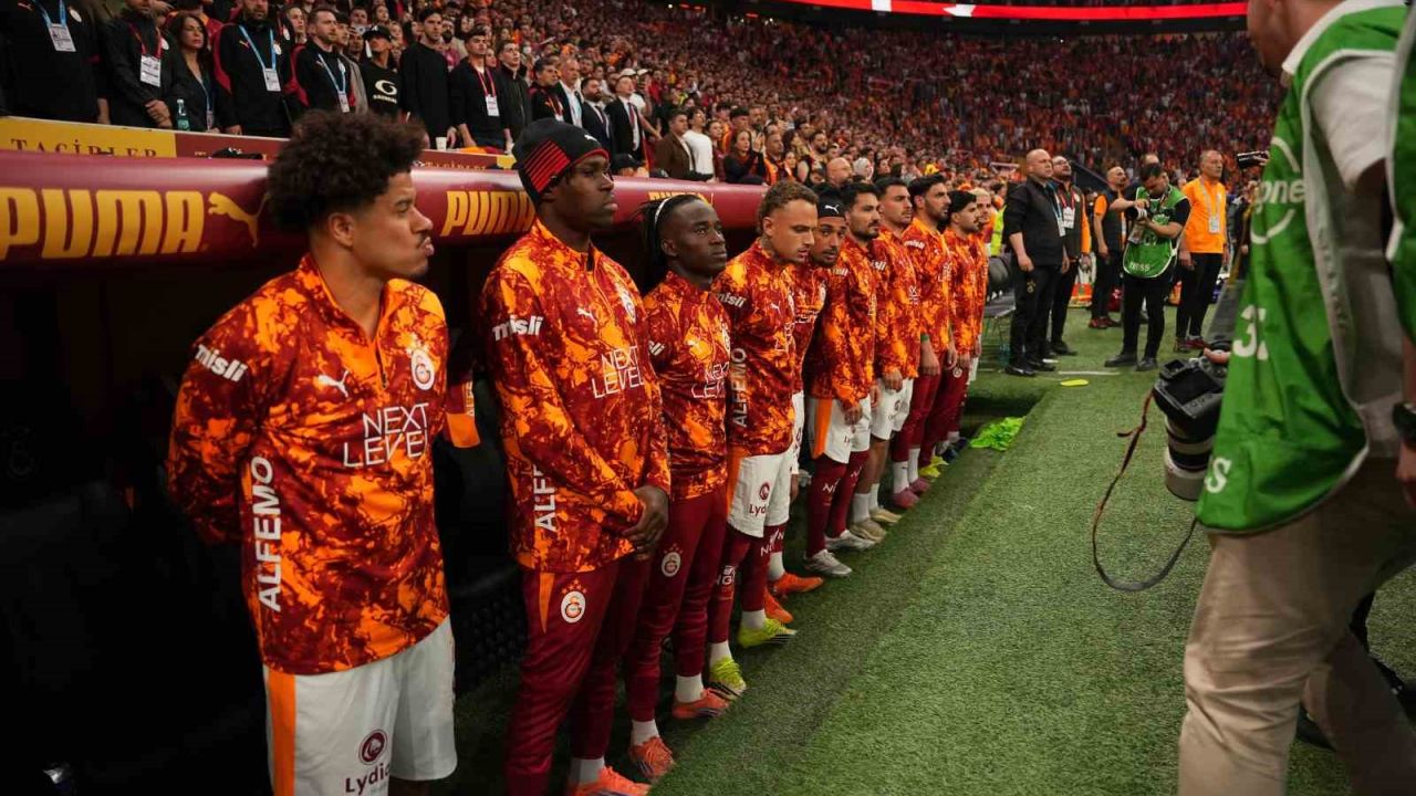 Galatasaray’da 11’de 9 değişiklik